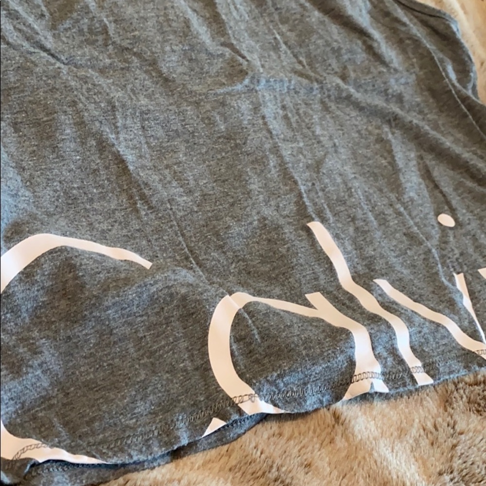 Calvin Klein Top. - Picture 2 of 3